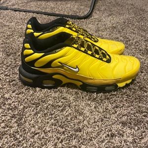 Gret condition. BARLEY WORN. 450 on stock x